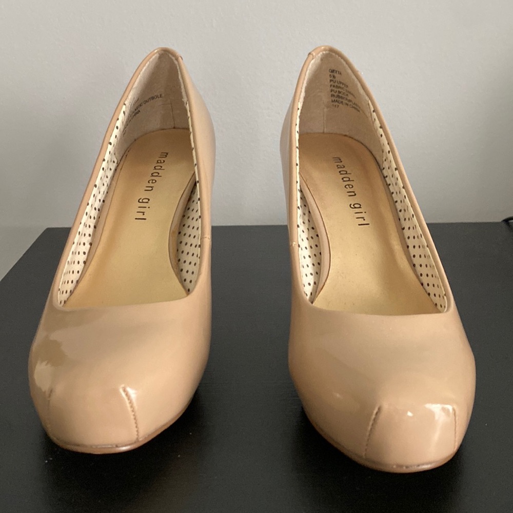 Madden Girl Nude Pumps